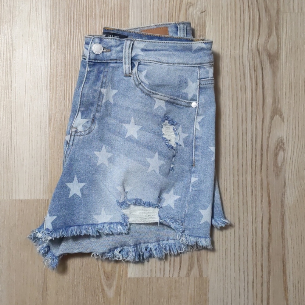EUC Judy Blue Cut-Off Star shorts size M
